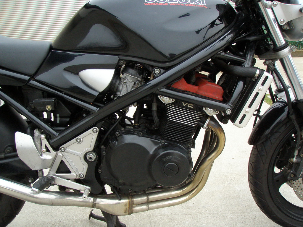 Купить мотоцикл Suzuki Bandit400V 1991 фото 16